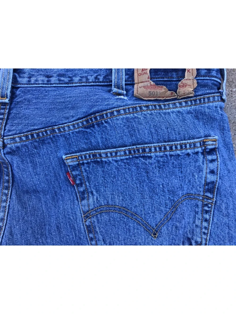 Levis 501 Jeans Men 44x30  Blue Denim Button Fly Straight Leg Classic Small Hole